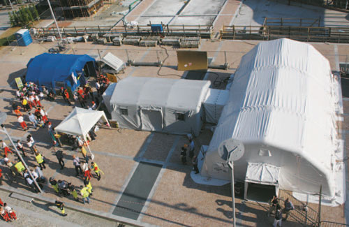 Tenda pneumatica progetto Kairos - Sisma 2009 - Nuova Acropoli